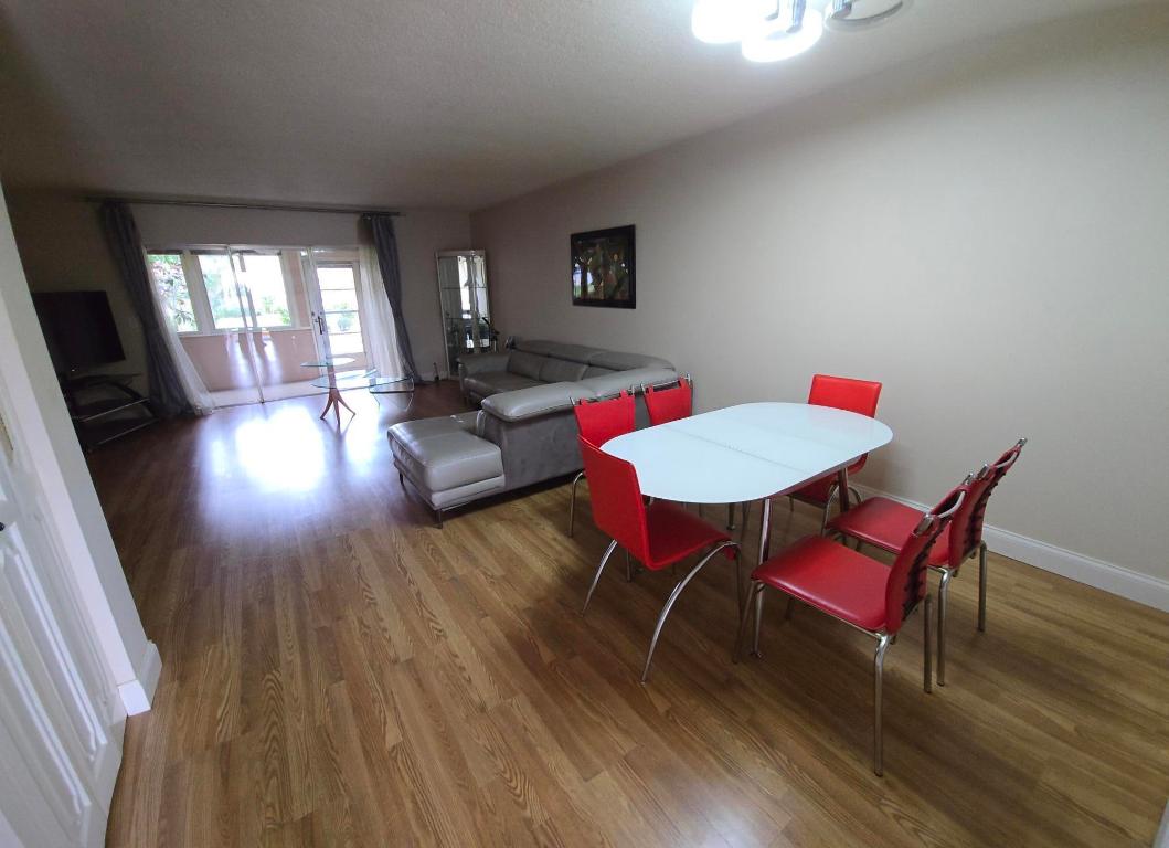 OXFORD CONDO - Residential