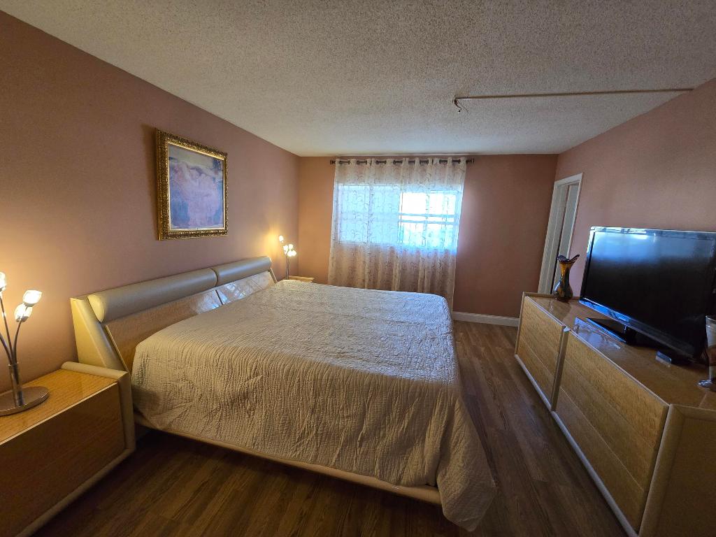 OXFORD CONDO - Residential