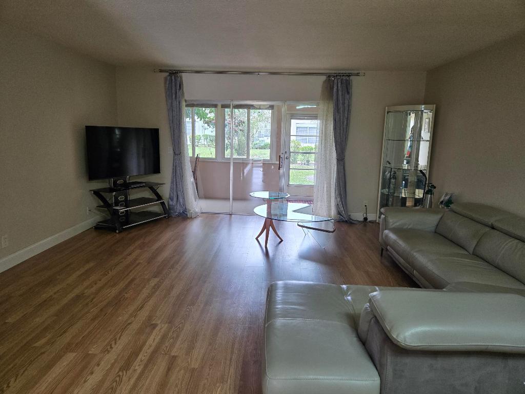 OXFORD CONDO - Residential