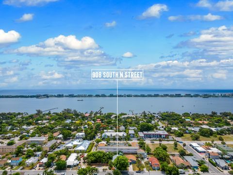 A home in Lake Worth Beach