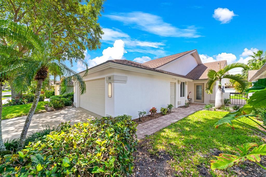 Photo of 152 Cape Pointe Circle, Jupiter, FL 33477 (MLS # R10787962)