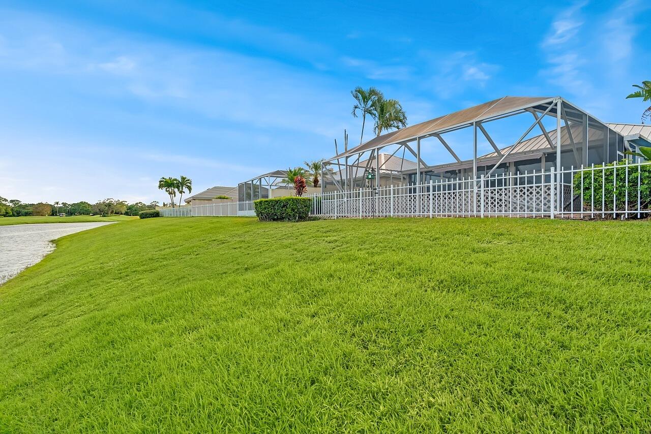 The MEADOWS AT MARTIN DOWNS - Residential