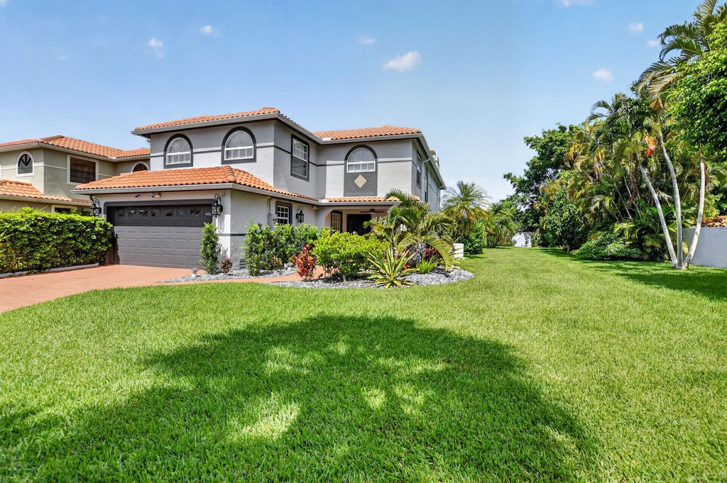 Photo of 9048 Villa Portofino Circle, Boca Raton, FL 33496 (MLS # B26042051)