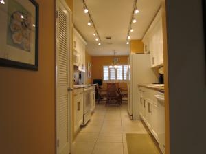 FOUNTAINS OF PALM BEACH CONDO 8 - Residential