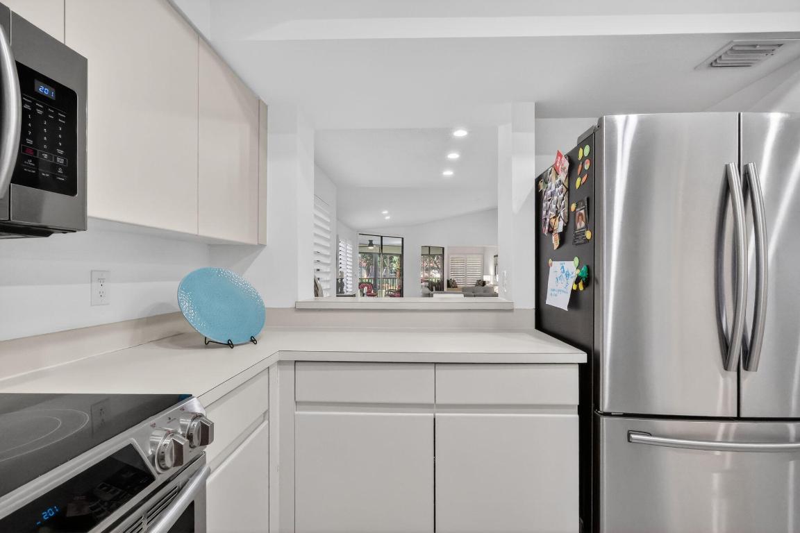 GLENEAGLES CONDO V - Residential Lease