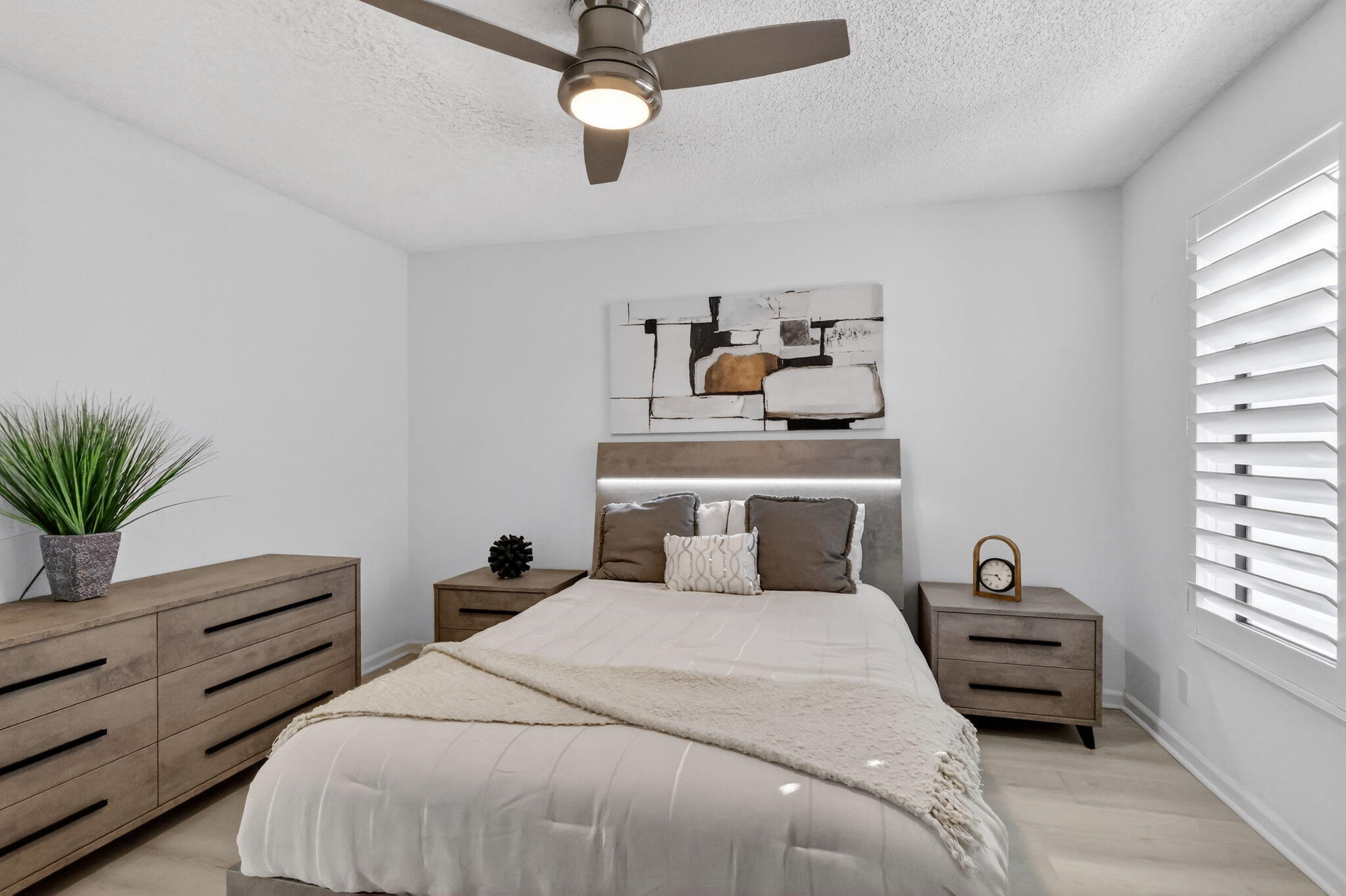 GLENEAGLES CONDO V - Residential Lease