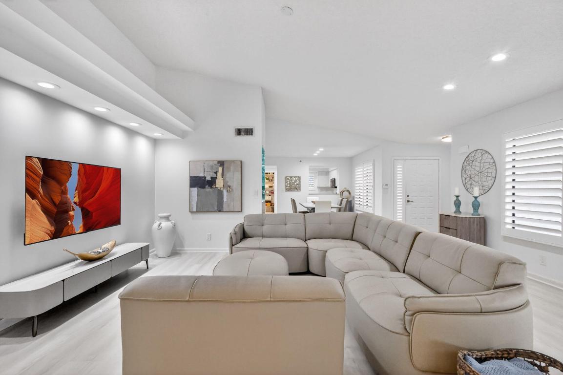 GLENEAGLES CONDO V - Residential Lease