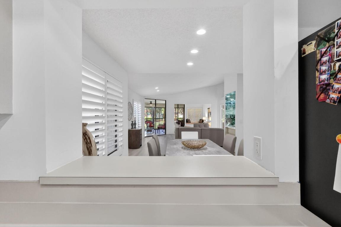 GLENEAGLES CONDO V - Residential Lease