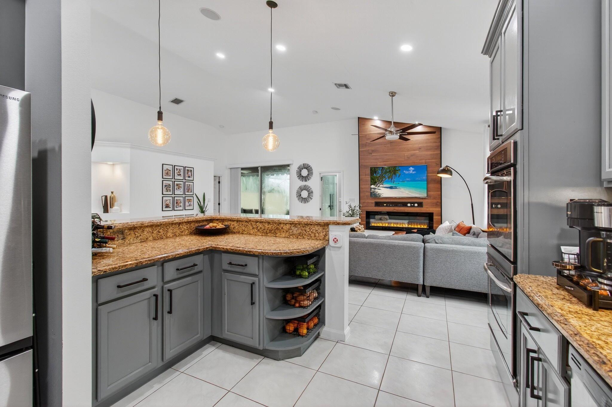 GATEWAY GARDENS - Residential