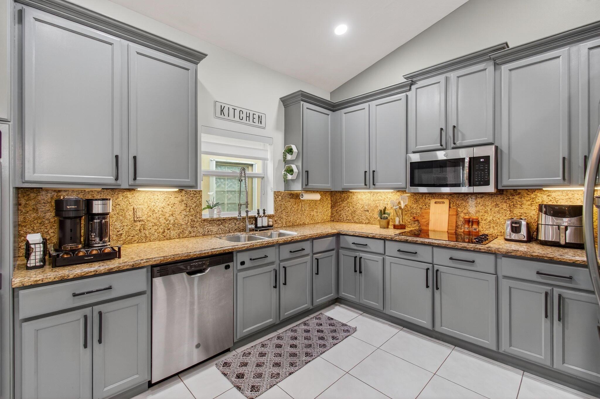 GATEWAY GARDENS - Residential