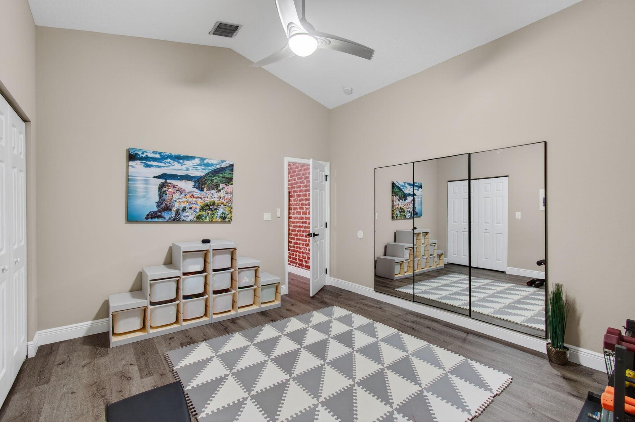 GATEWAY GARDENS - Residential
