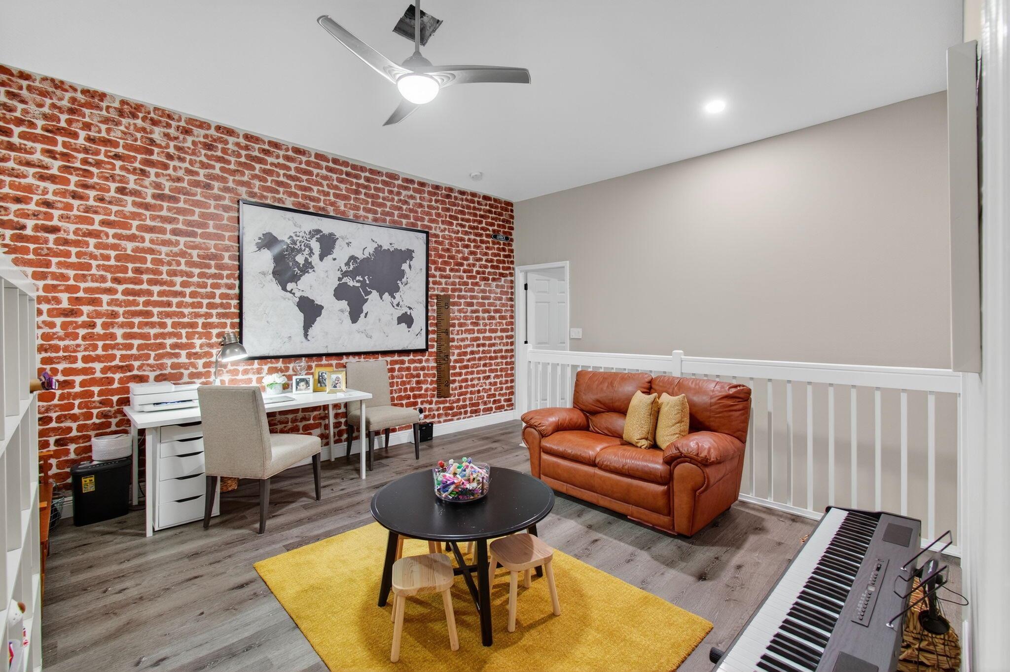 GATEWAY GARDENS - Residential