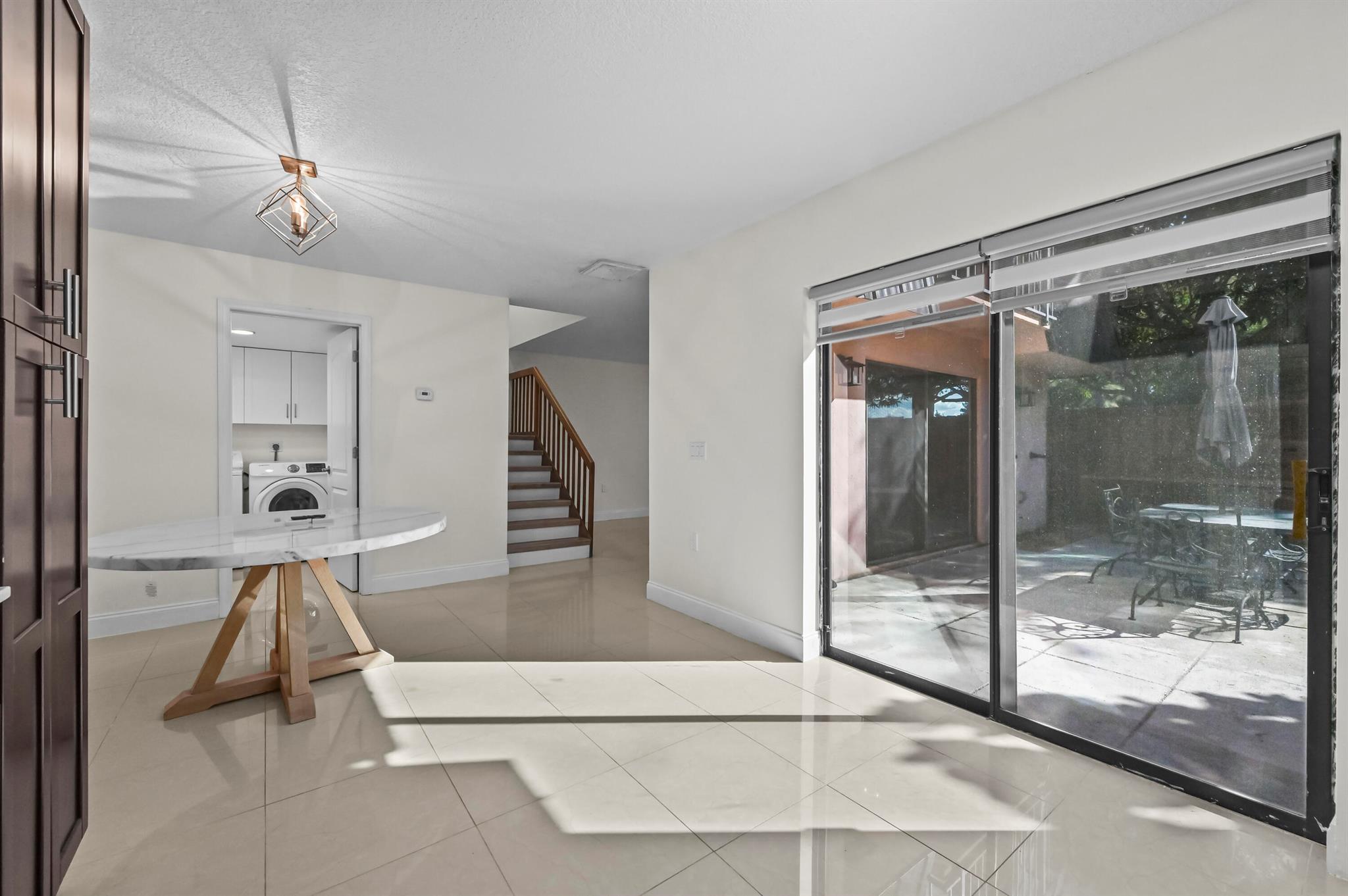 EMERALD LAKES - Residential