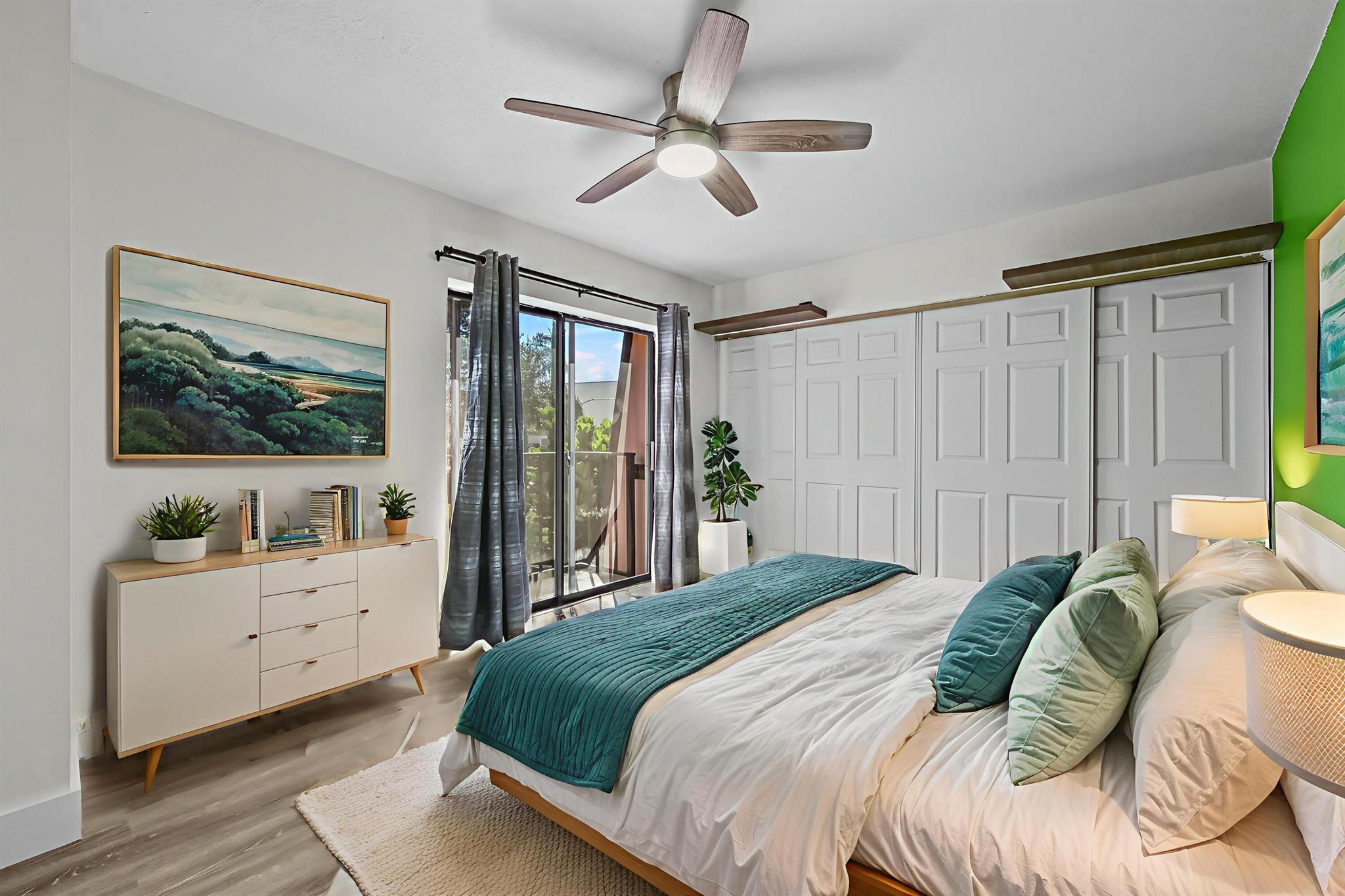 EMERALD LAKES - Residential