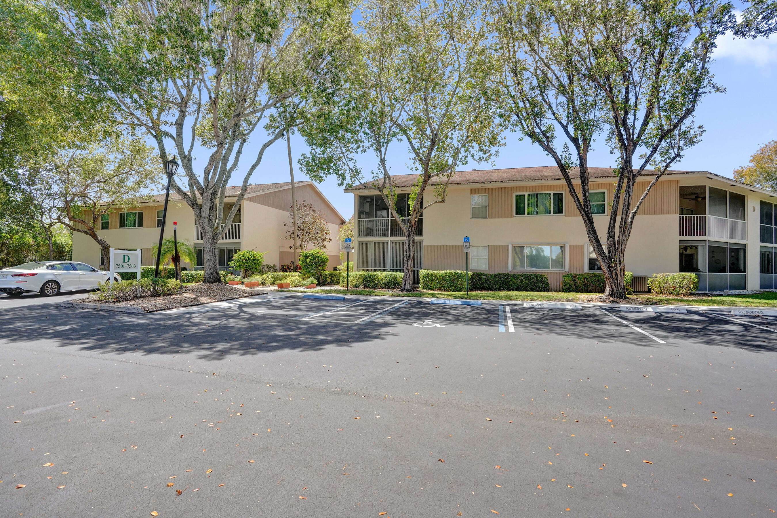 TRENT CONDOMINIUM - Residential