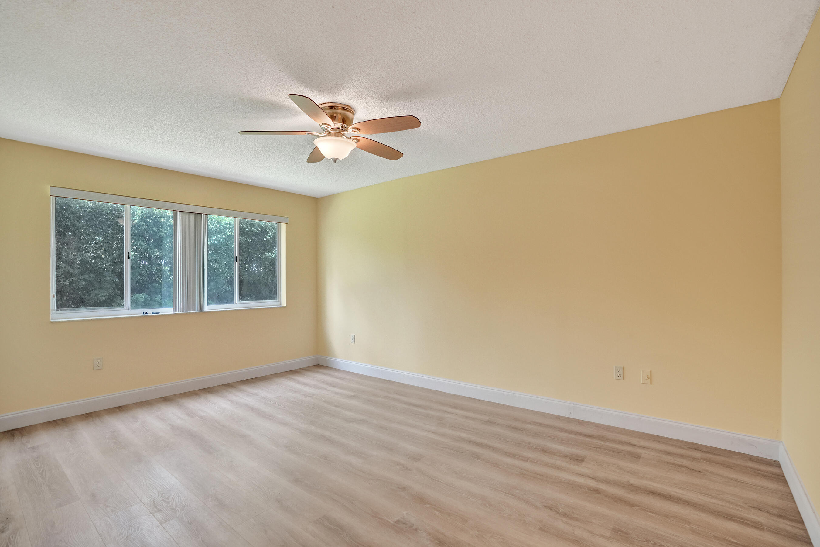 TRENT CONDOMINIUM - Residential