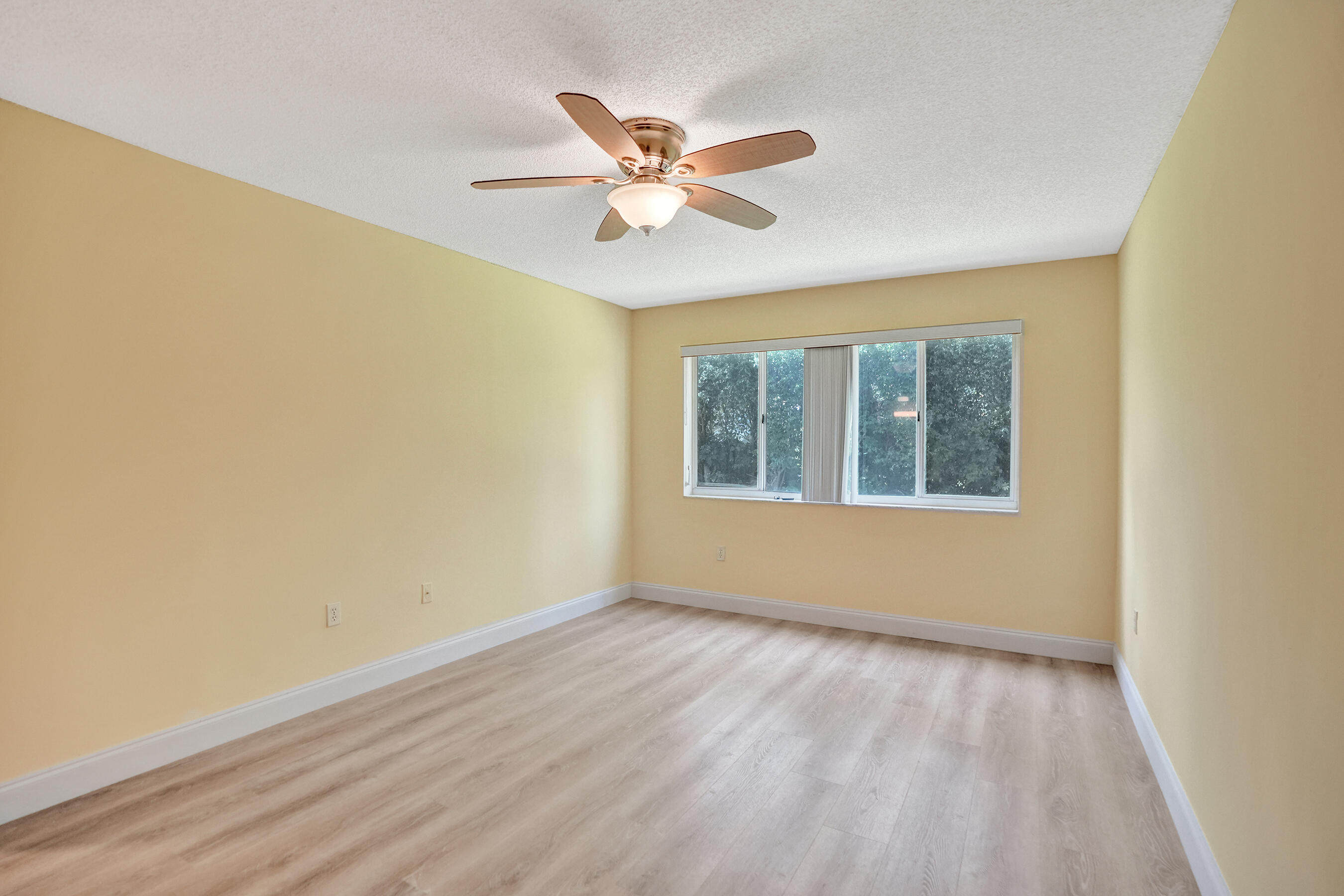 TRENT CONDOMINIUM - Residential