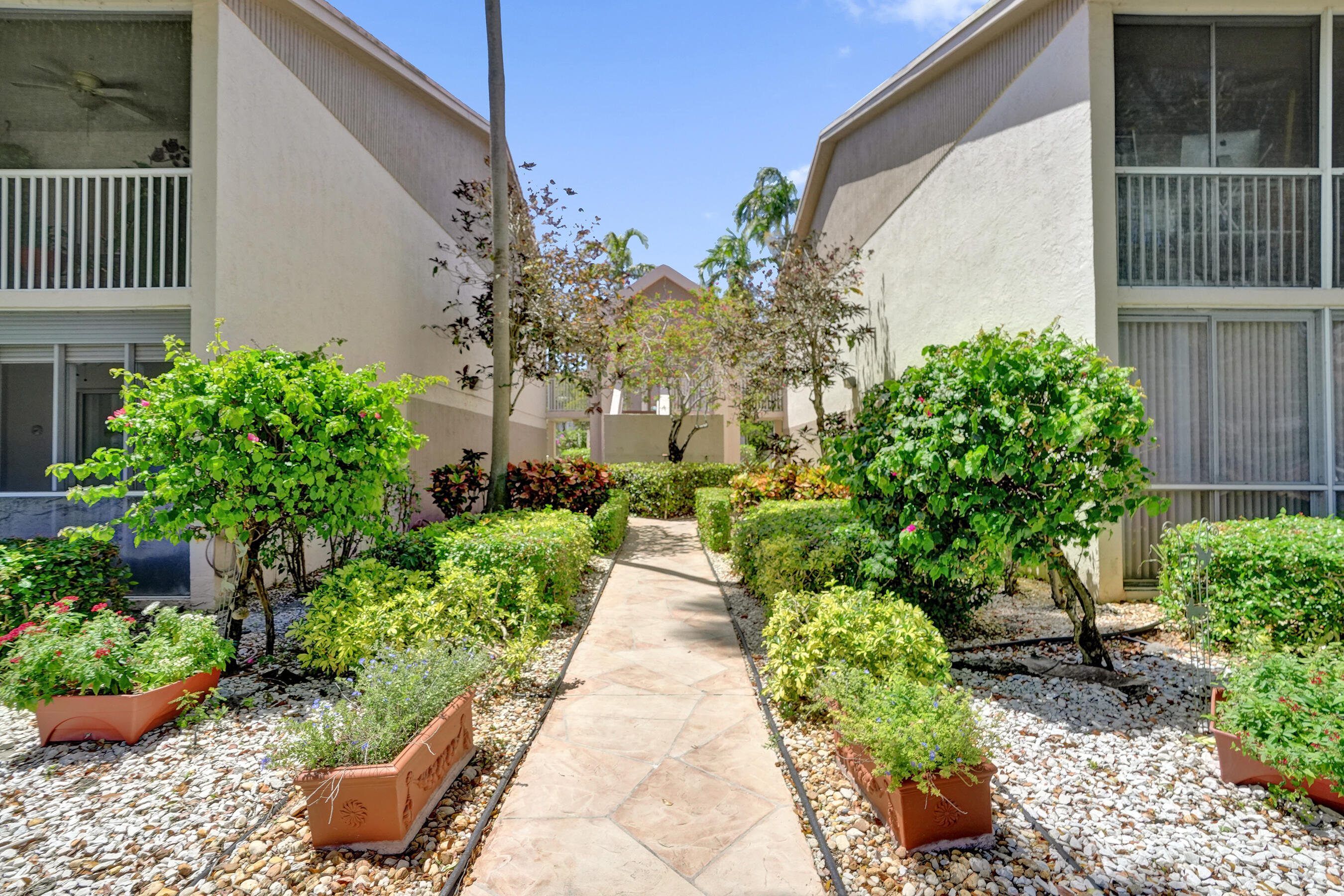 TRENT CONDOMINIUM - Residential