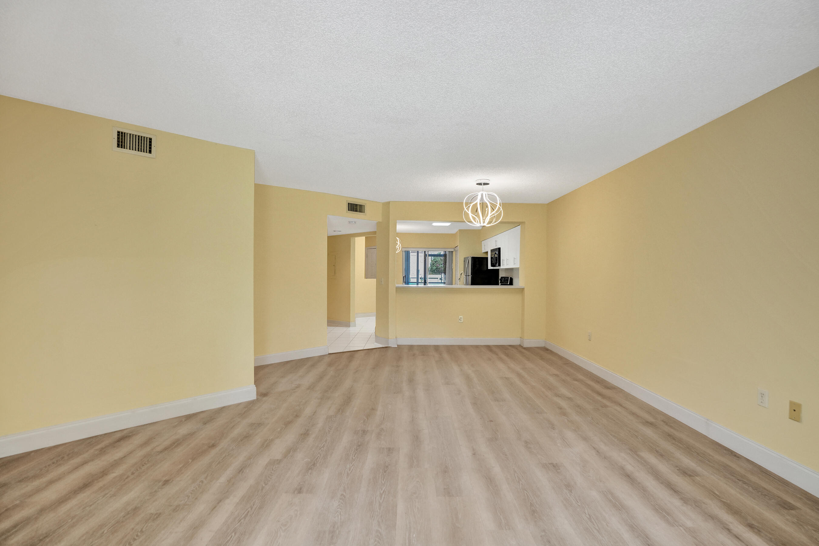 TRENT CONDOMINIUM - Residential