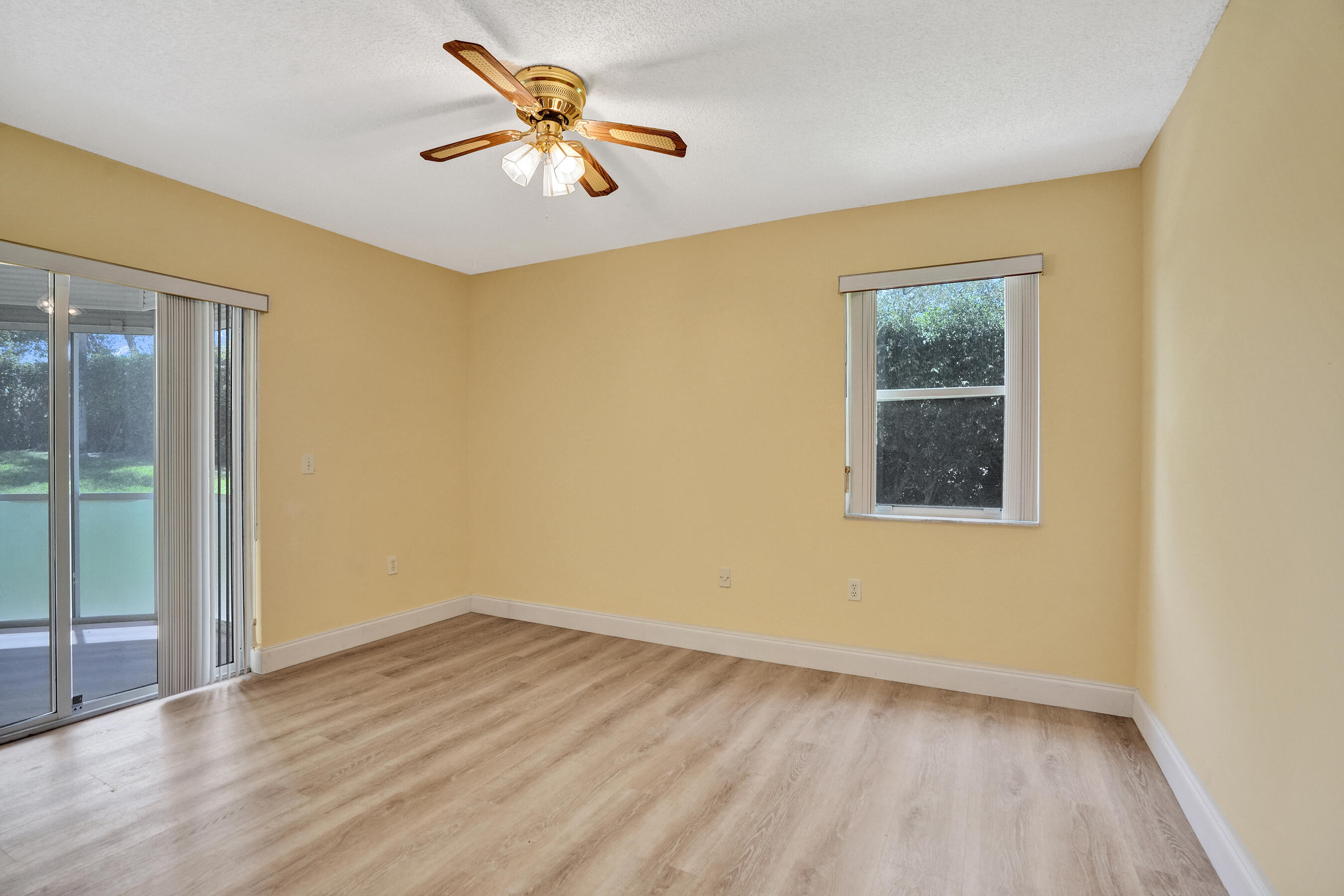 TRENT CONDOMINIUM - Residential