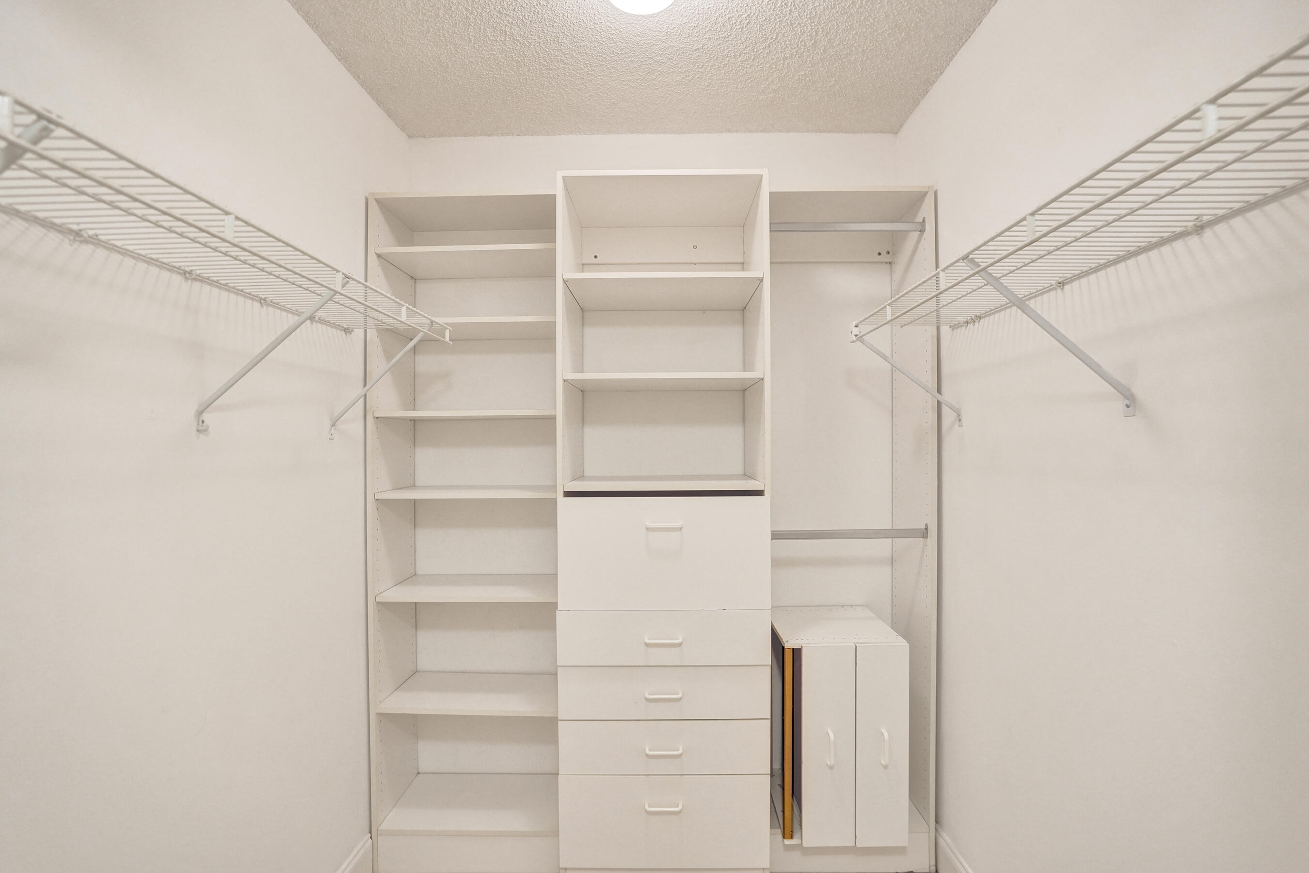 TRENT CONDOMINIUM - Residential