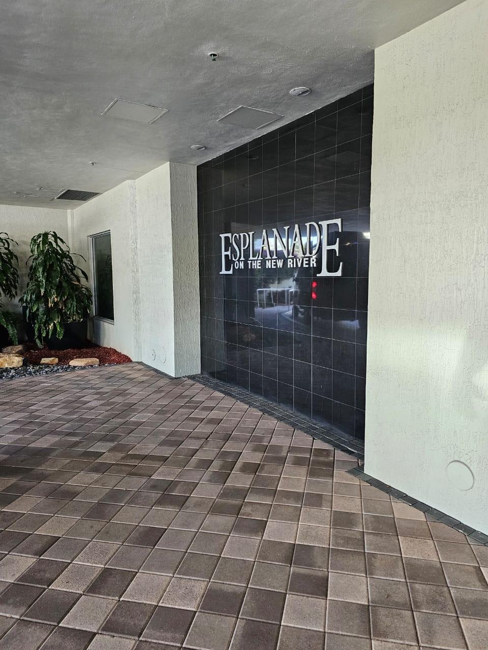 401 SW 4th Ave 800