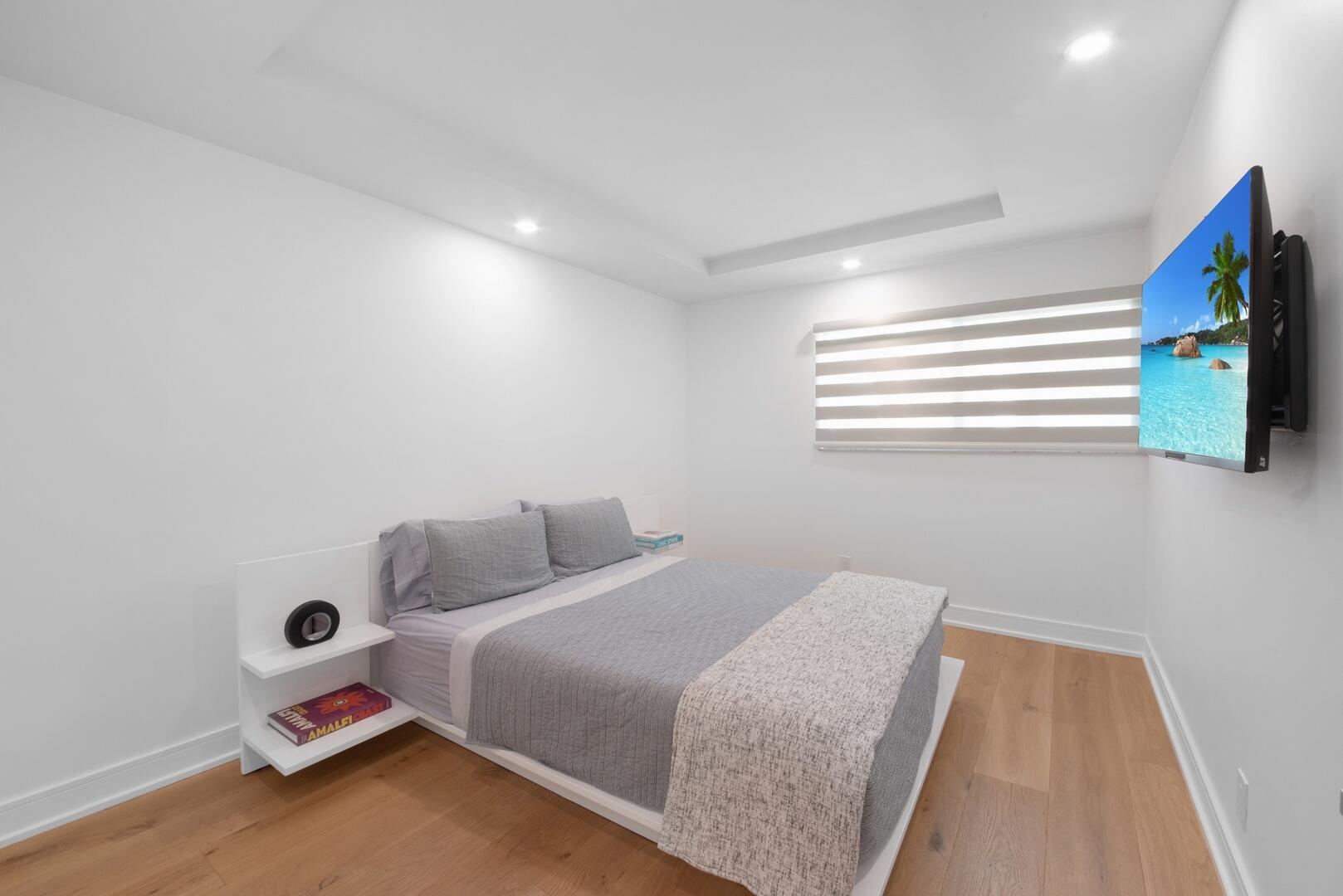 EIGHT HUNDRED OCEAN PLACE - Residential