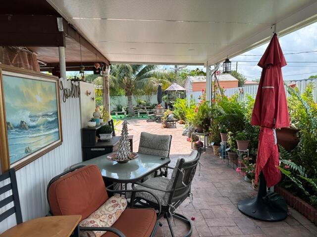 11 52 41 SCOTT LAKE MANOR - Residential