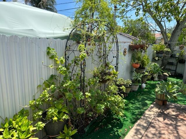 11 52 41 SCOTT LAKE MANOR - Residential