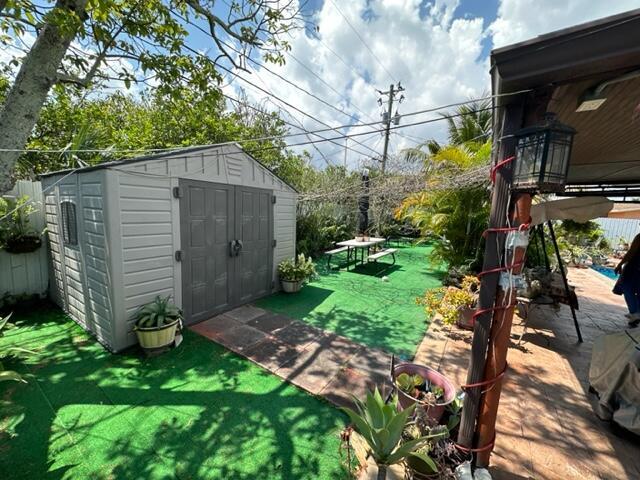 11 52 41 SCOTT LAKE MANOR - Residential