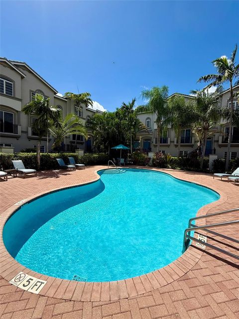 1951 Coral Heights Boulevard 402 Oakland Park FL 33308