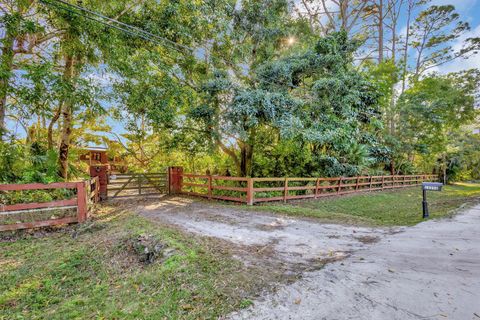13356 52 Court N Royal Palm Beach FL 33411