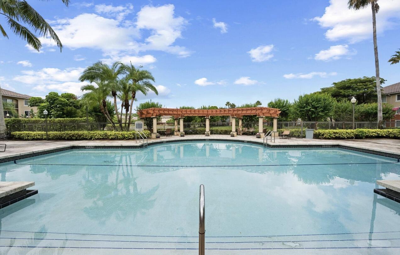 GRAND ISLES CONDO - Residential