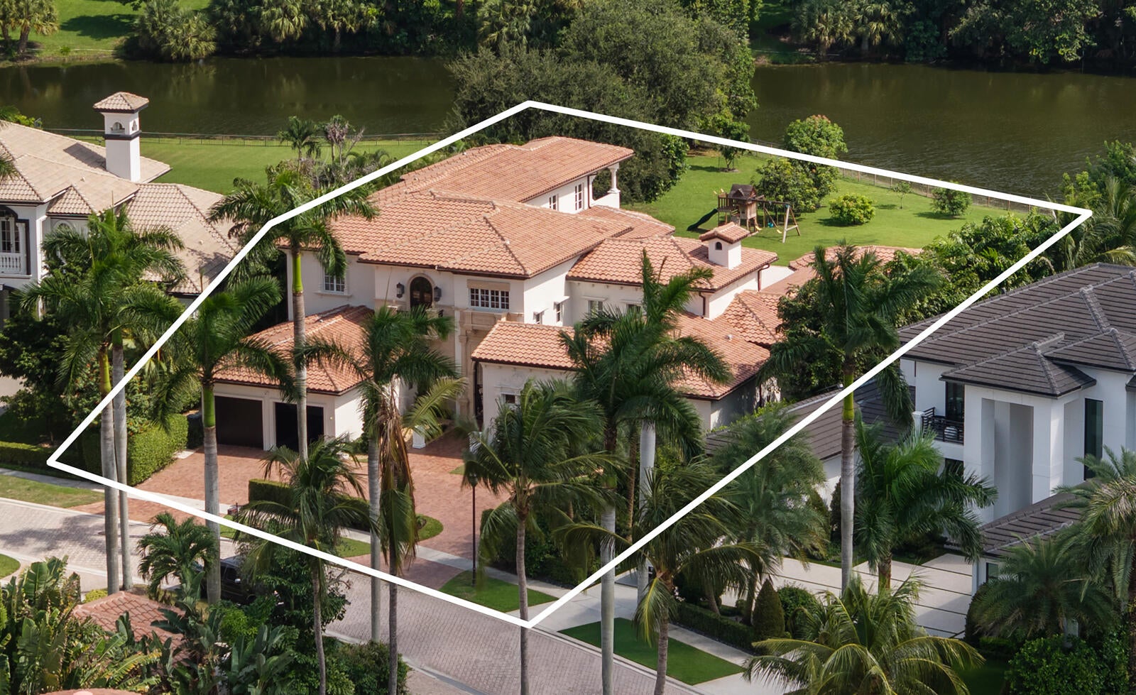 17130 Avenue Le Rivage
