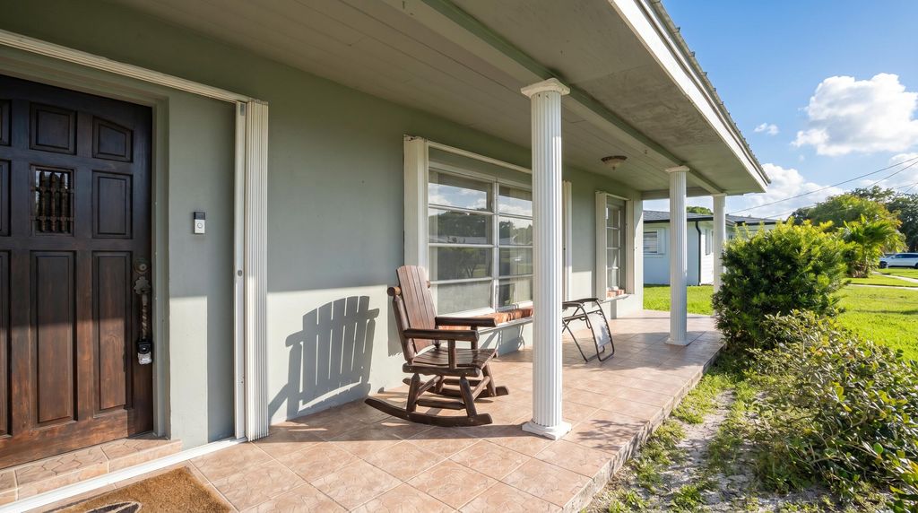 Photo of 4007 Greenwood Drive, Fort Pierce, FL 34982 (MLS # B26043033)