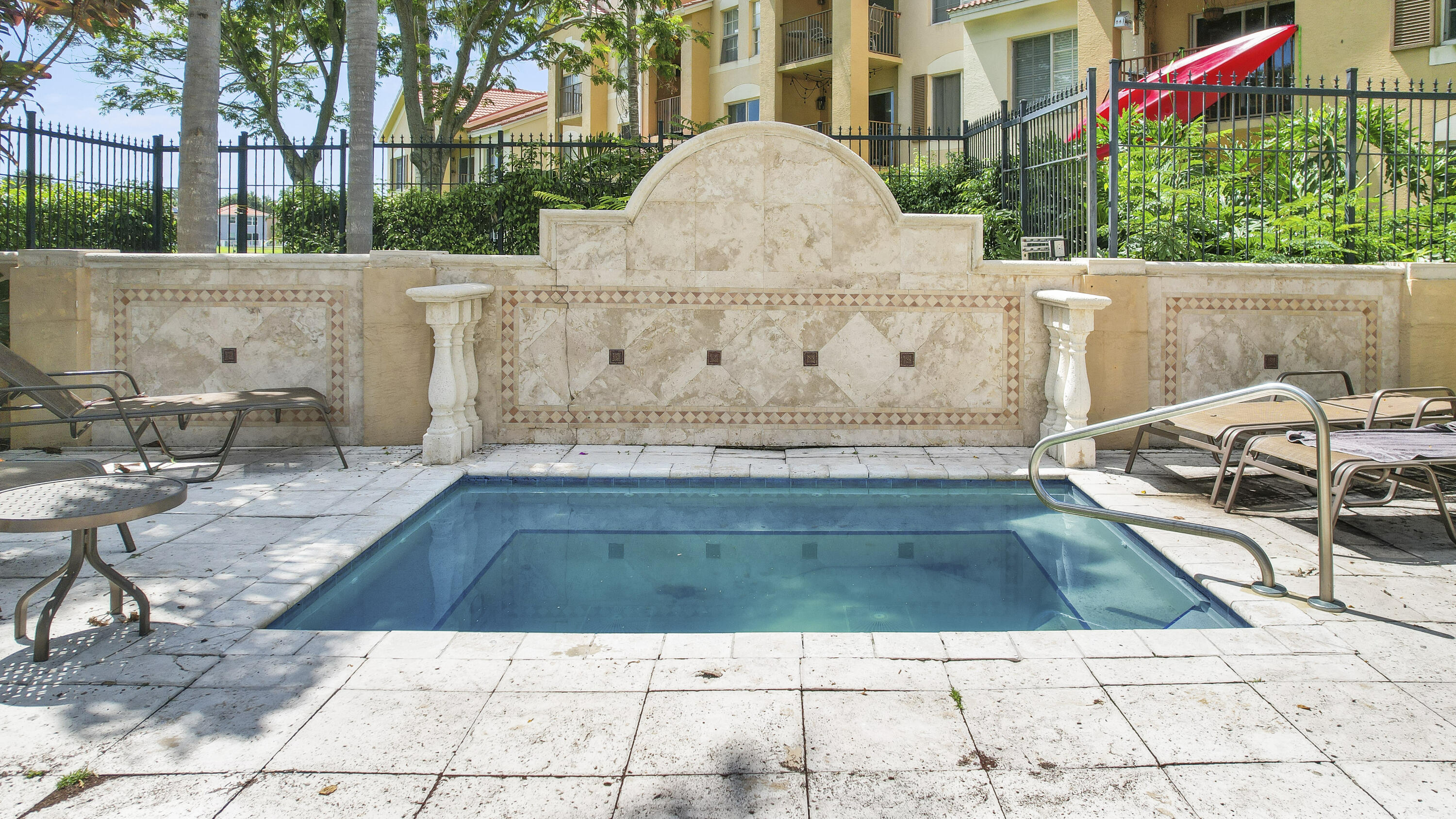 EMERALD ISLE AT LAGUNA LA - Residential