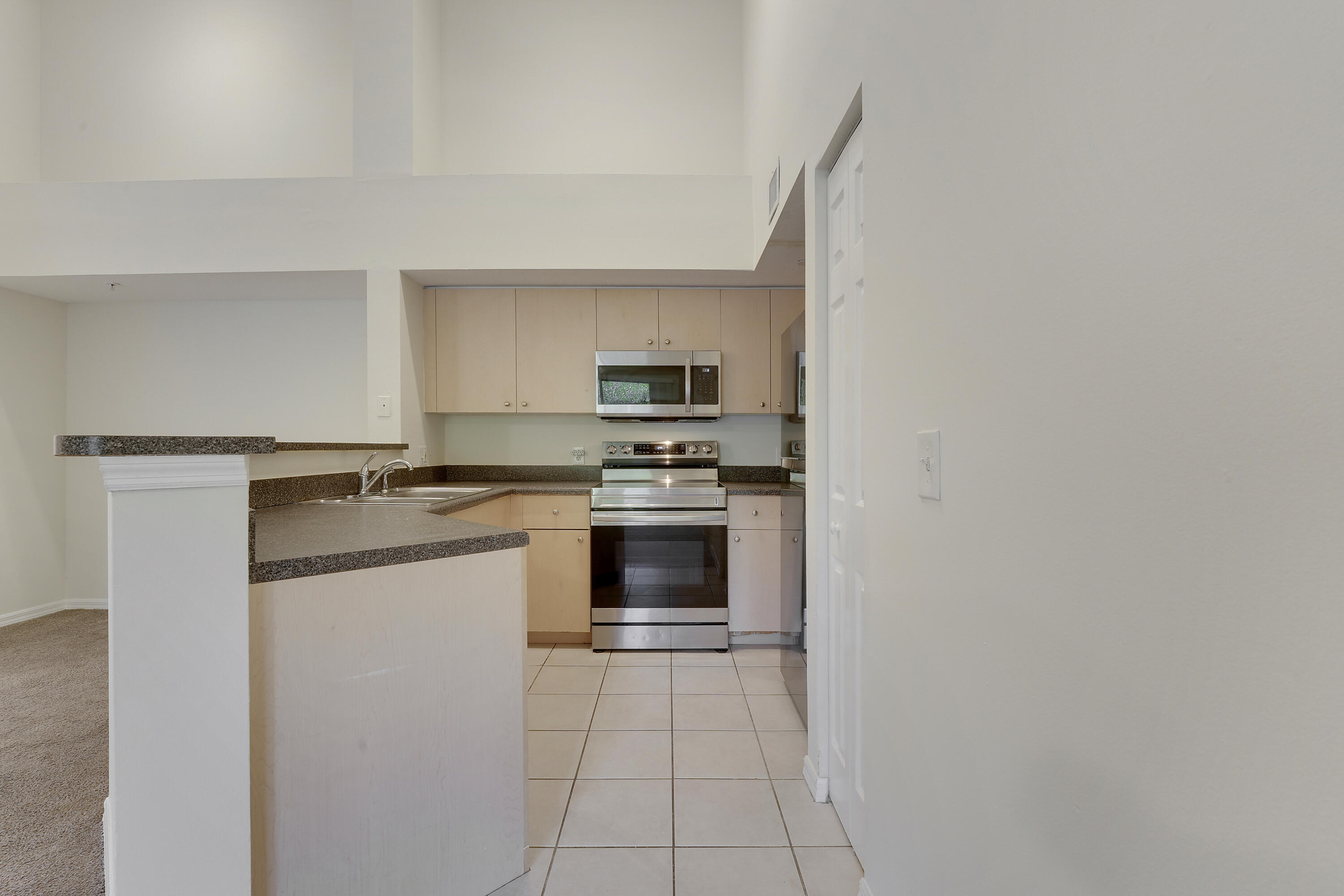 EMERALD ISLE AT LAGUNA LA - Residential