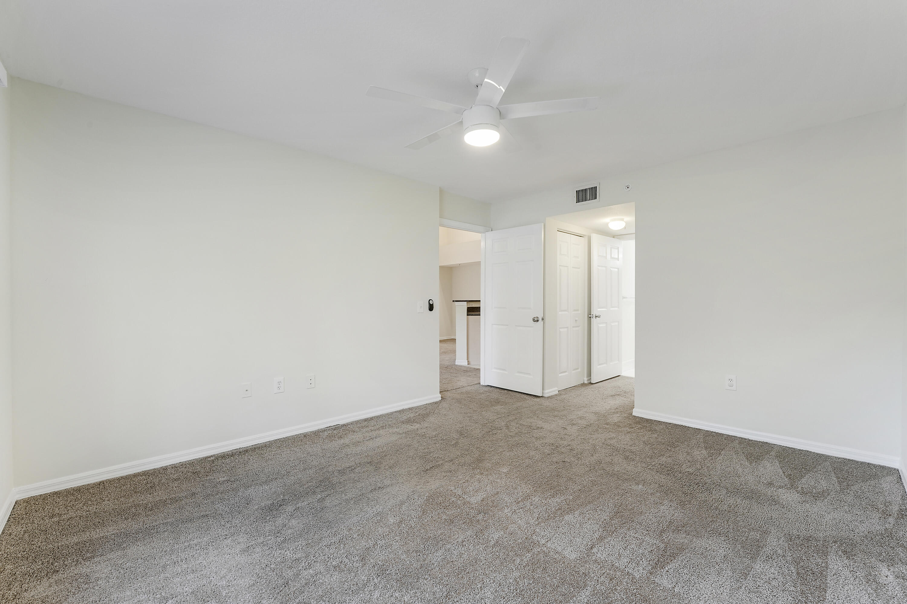 EMERALD ISLE AT LAGUNA LA - Residential