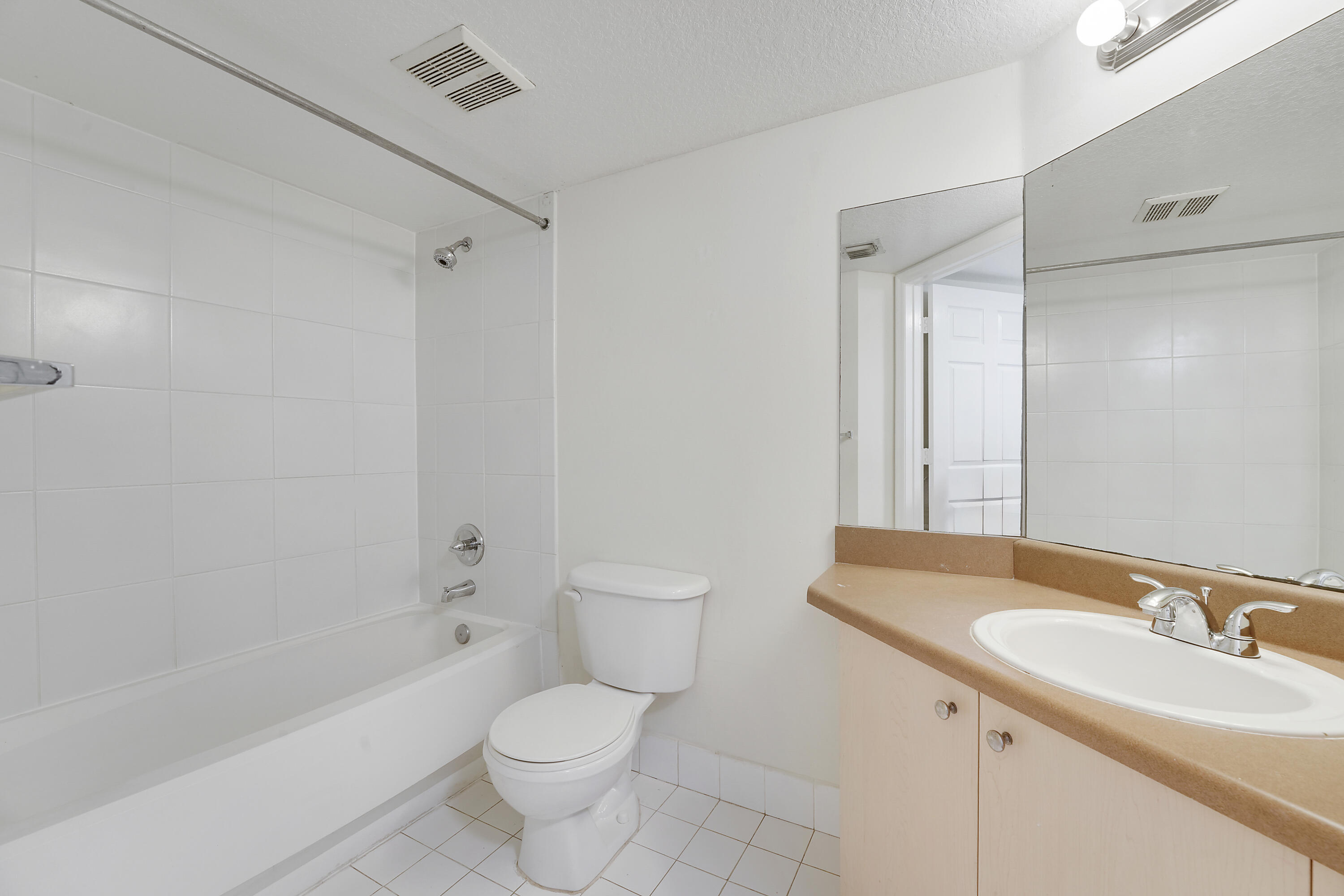 EMERALD ISLE AT LAGUNA LA - Residential