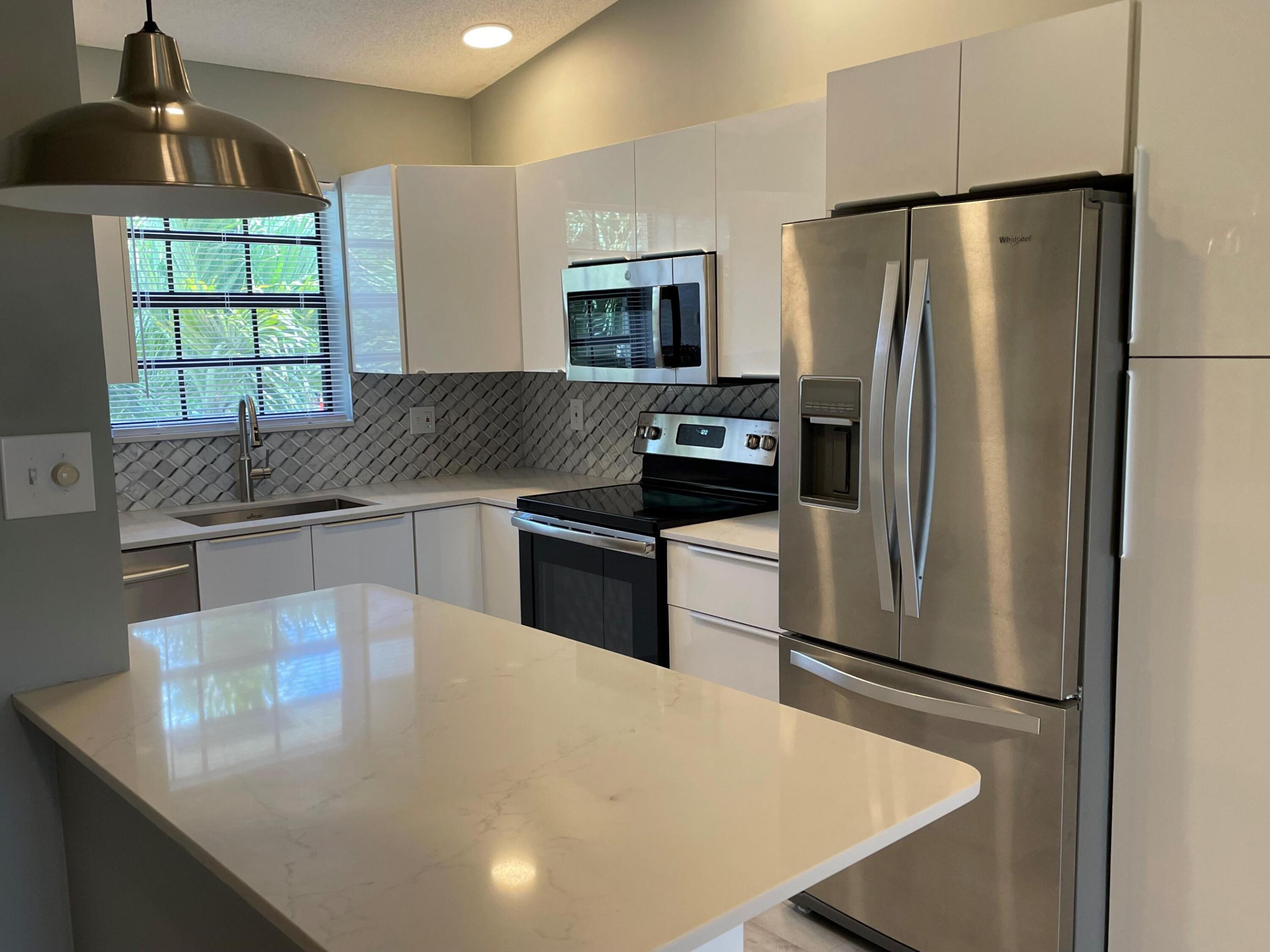 LAKE WINDWOOD CONDO - Residential