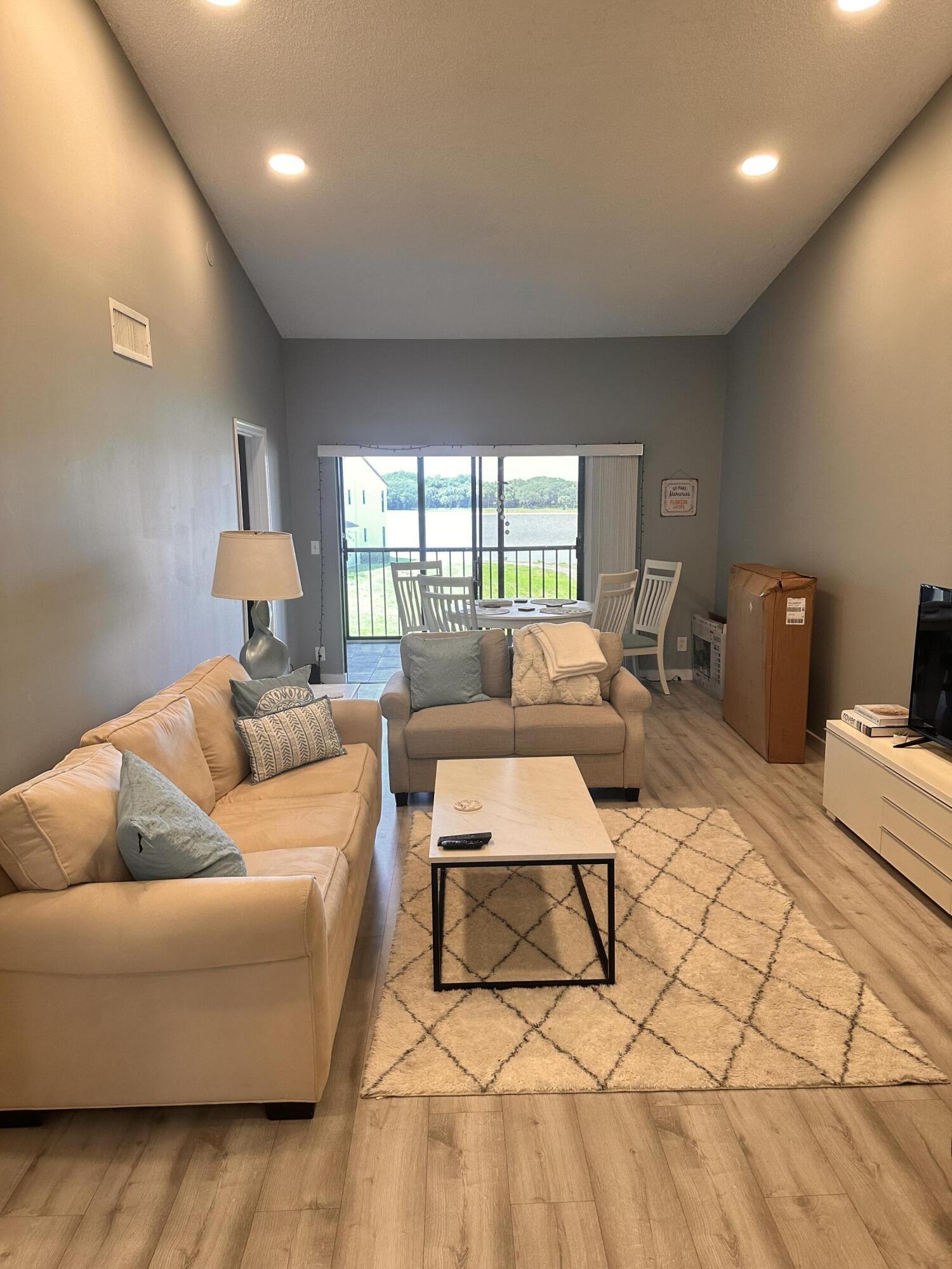 LAKE WINDWOOD CONDO - Residential