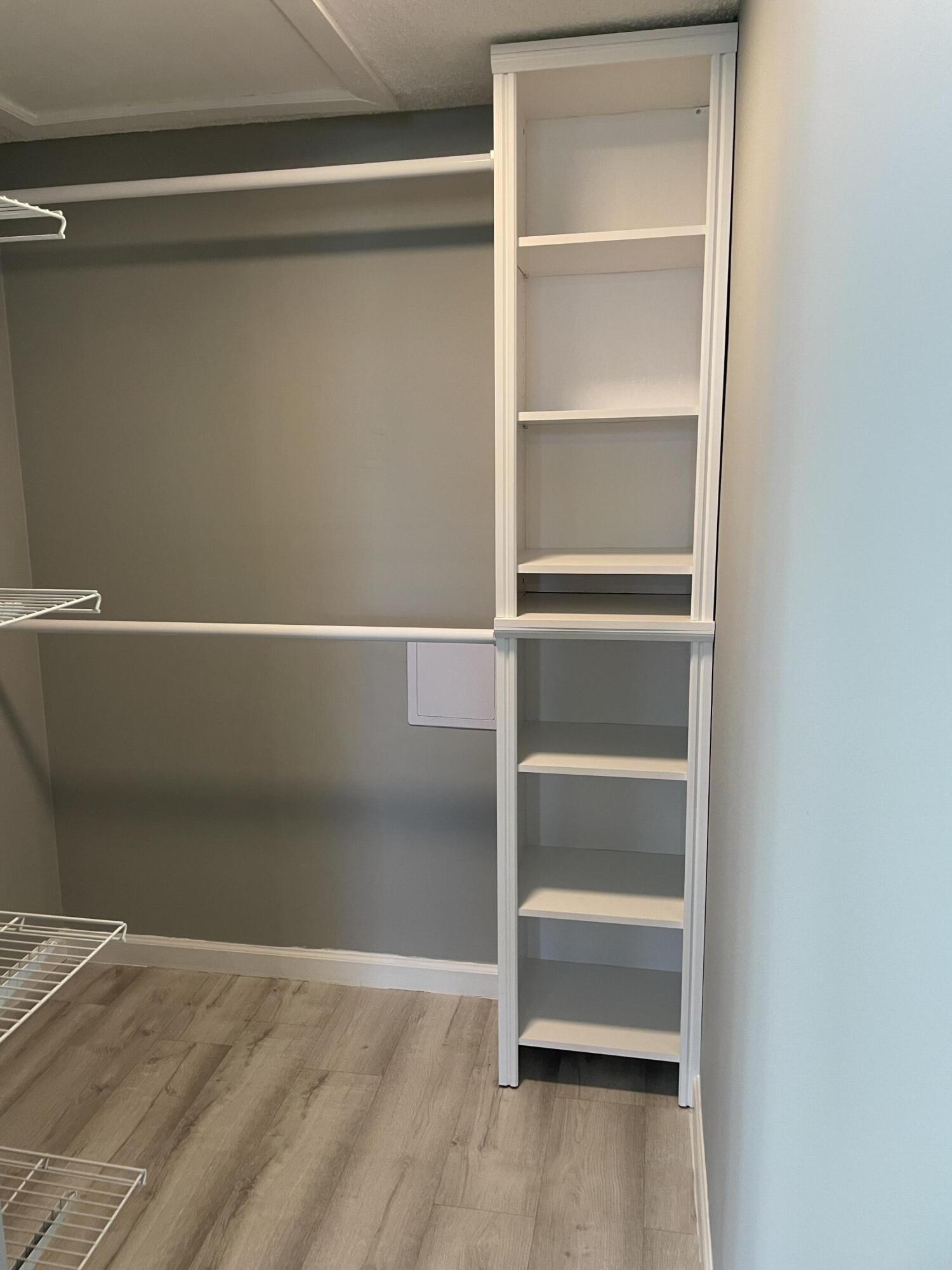 LAKE WINDWOOD CONDO - Residential