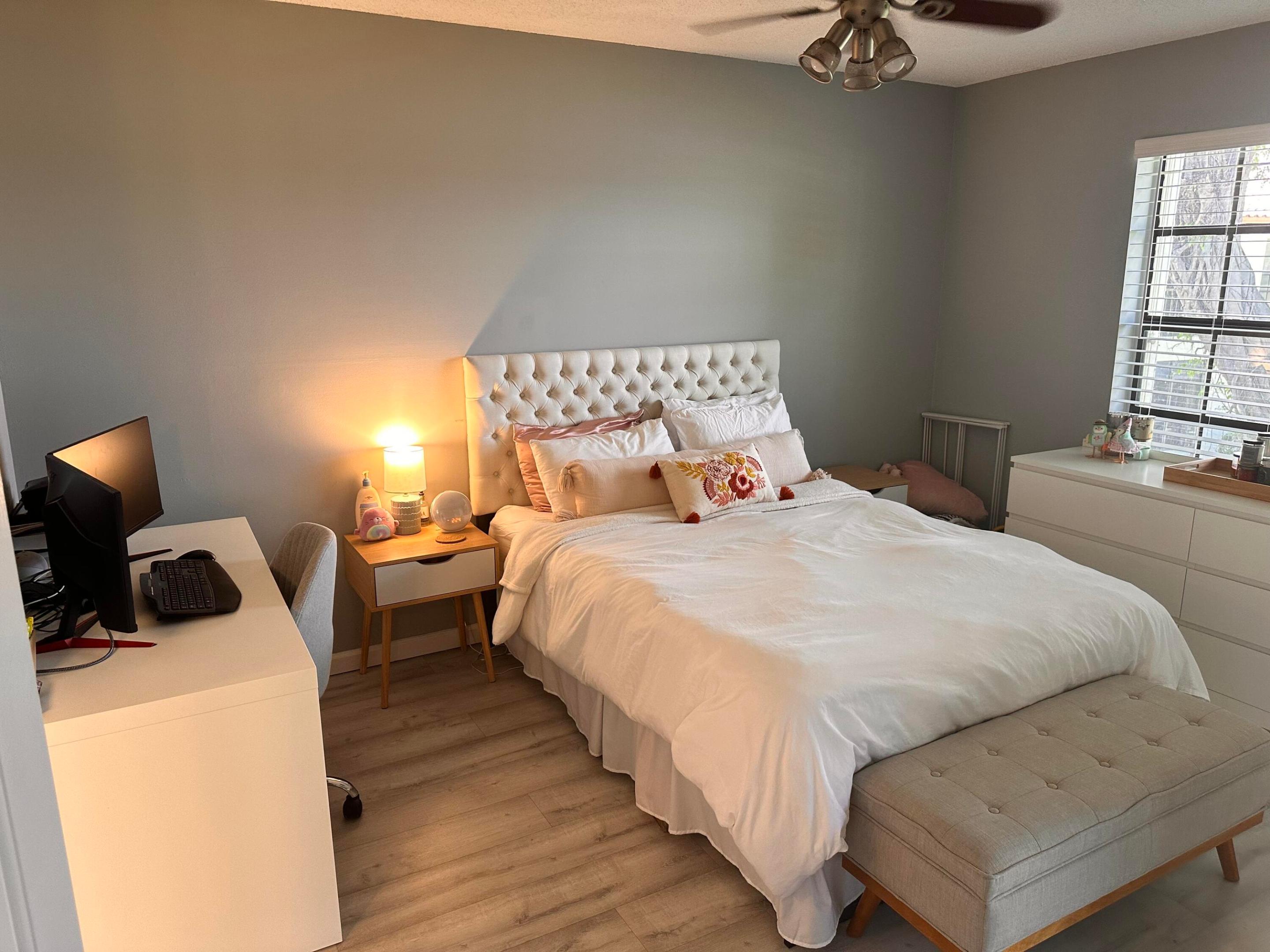 LAKE WINDWOOD CONDO - Residential