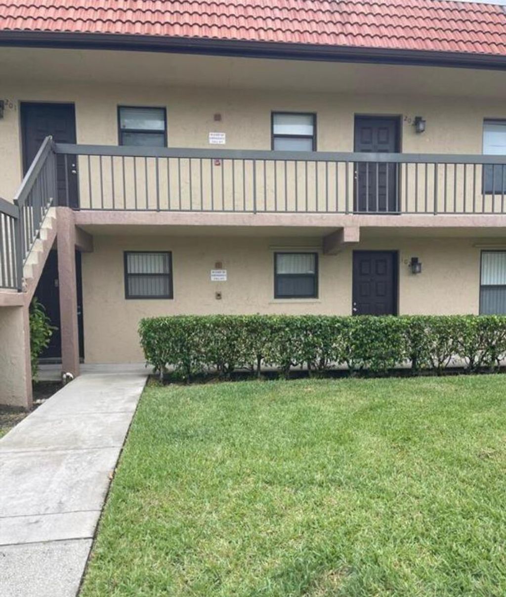 Photo of 21906 Lake Forest 102 Circle #102, Boca Raton, FL 33433 (MLS # R11032719)
