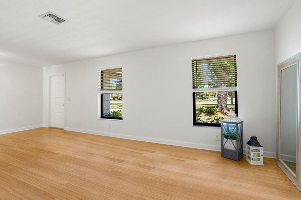 Photo of 8629 Nashua Drive, Palm Beach Gardens, FL 33418 (MLS # R10977186)