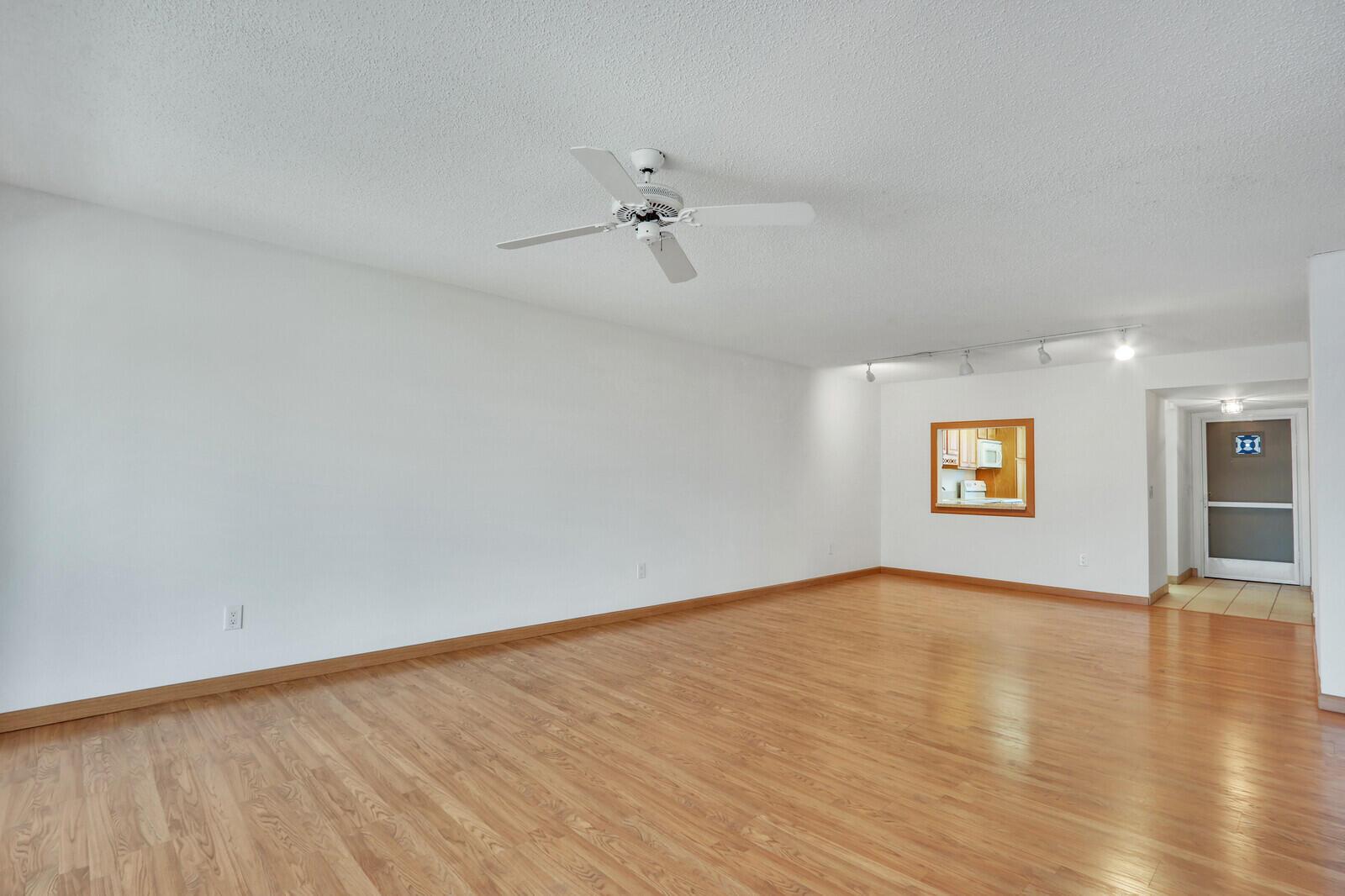 THE WINDJAMMER CONDO APAR - Residential