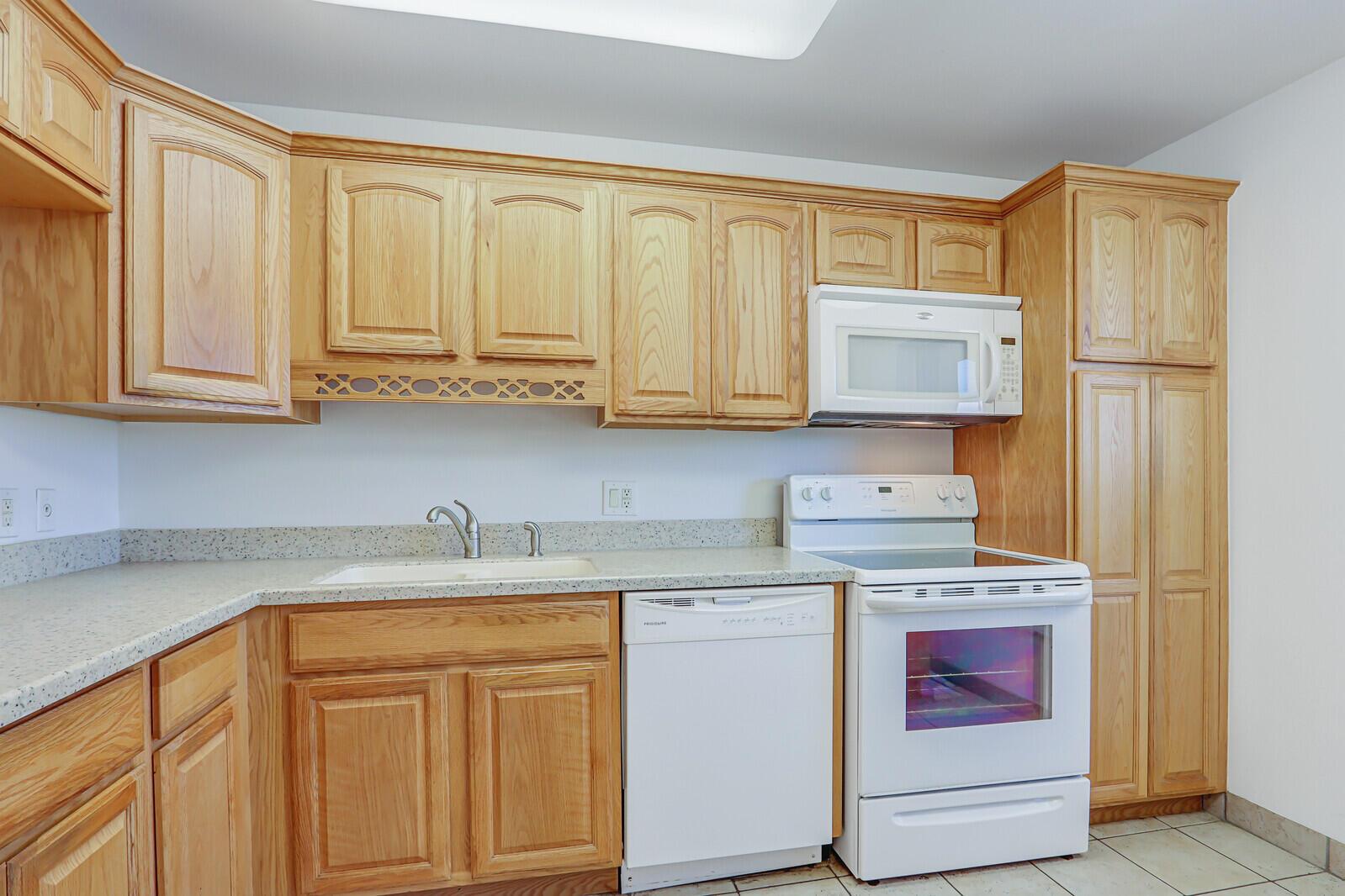 THE WINDJAMMER CONDO APAR - Residential