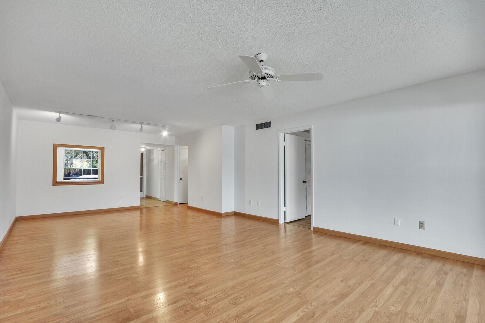 THE WINDJAMMER CONDO APAR - Residential
