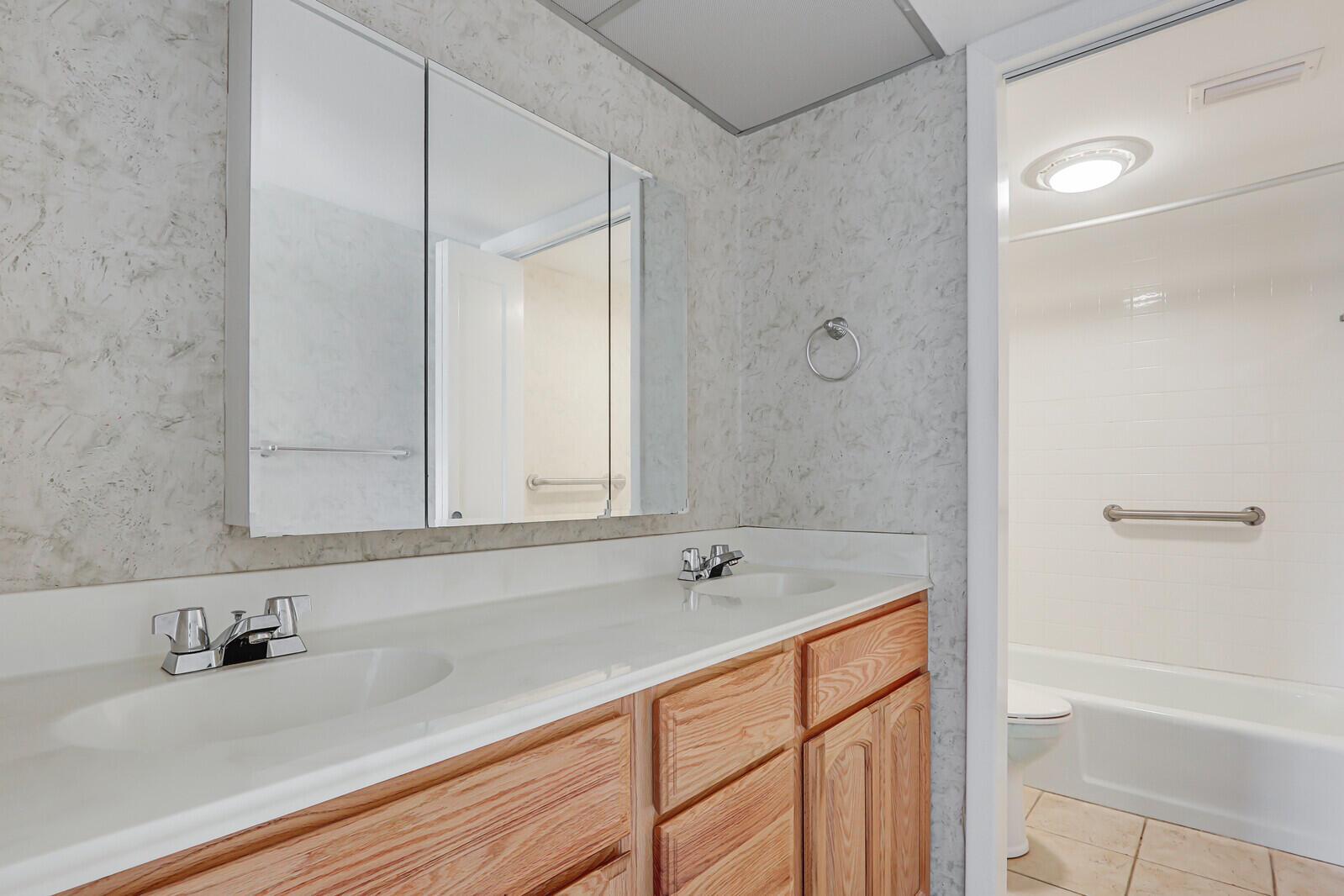 THE WINDJAMMER CONDO APAR - Residential