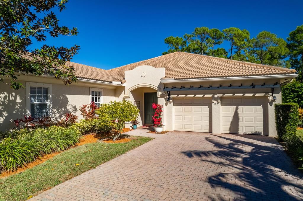 Photo of 162 Via Veracruz, Jupiter, FL 33458 (MLS # R10773462)